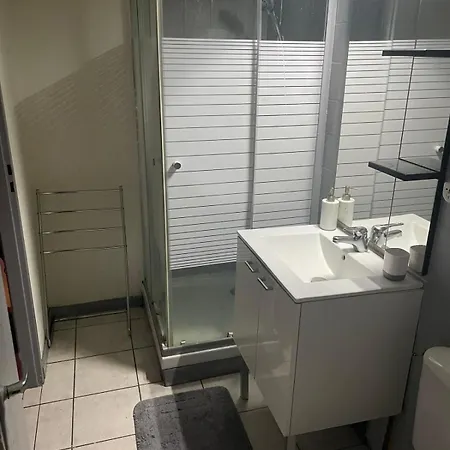 Апартаменты Jacuzzi Au Coeur De